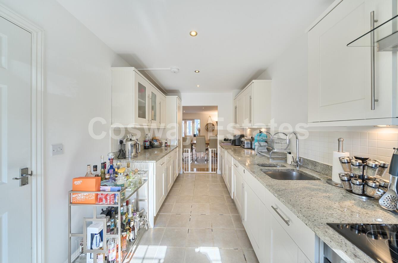 Bampton Drive, Mill Hill, NW7, London